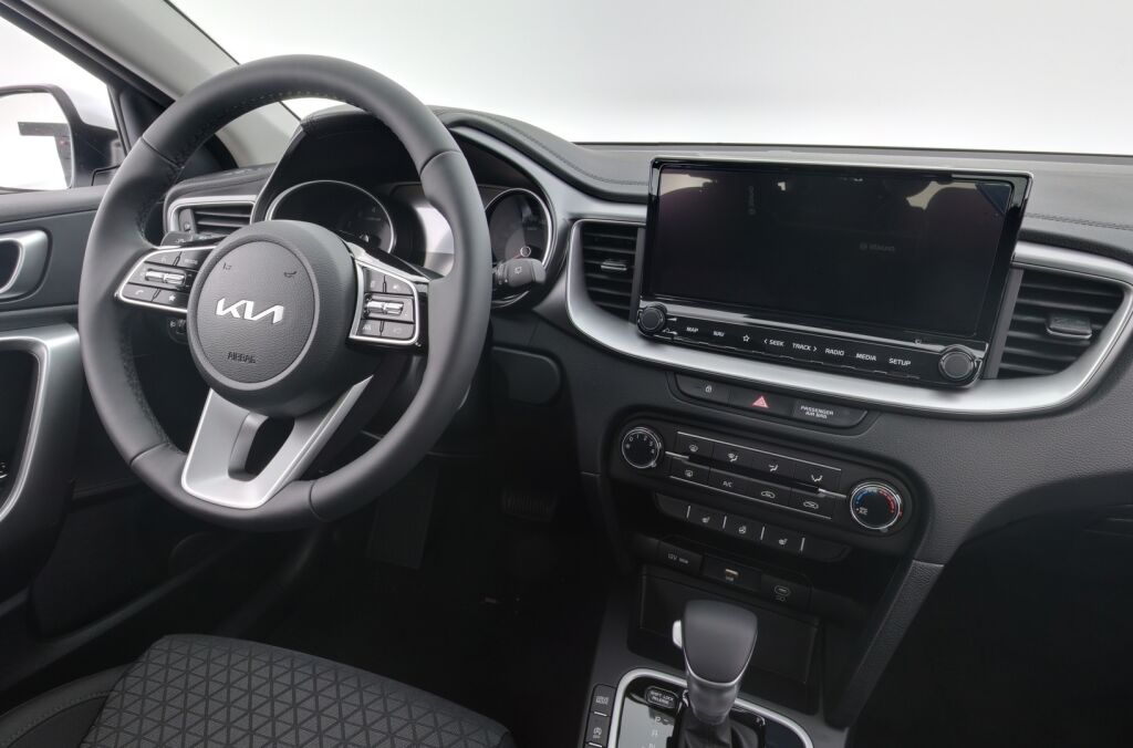 Kia Ceed 2025 Valkoinen