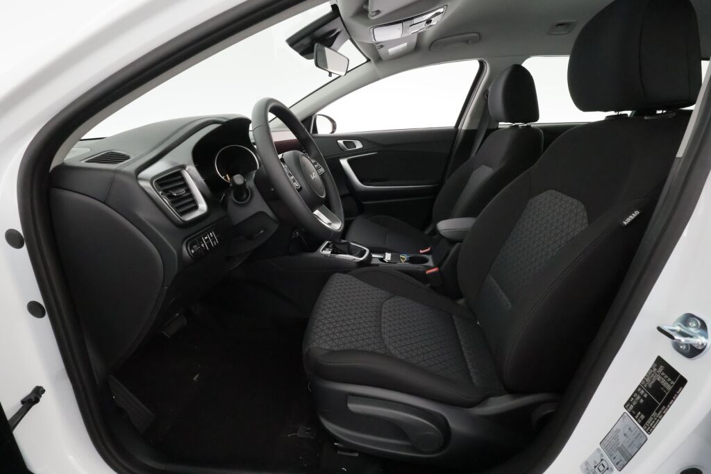 Kia Ceed 2025 Valkoinen