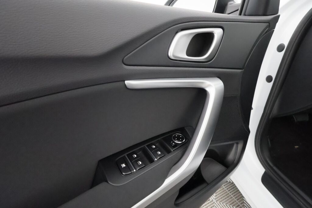 Kia Ceed 2025 Valkoinen