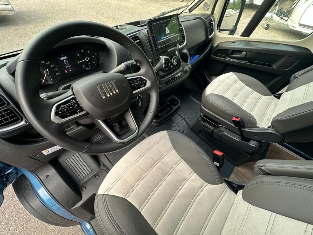 Sunlight ADVENTURE CLIFF VAN 640 EDITION BLUE 2025 6