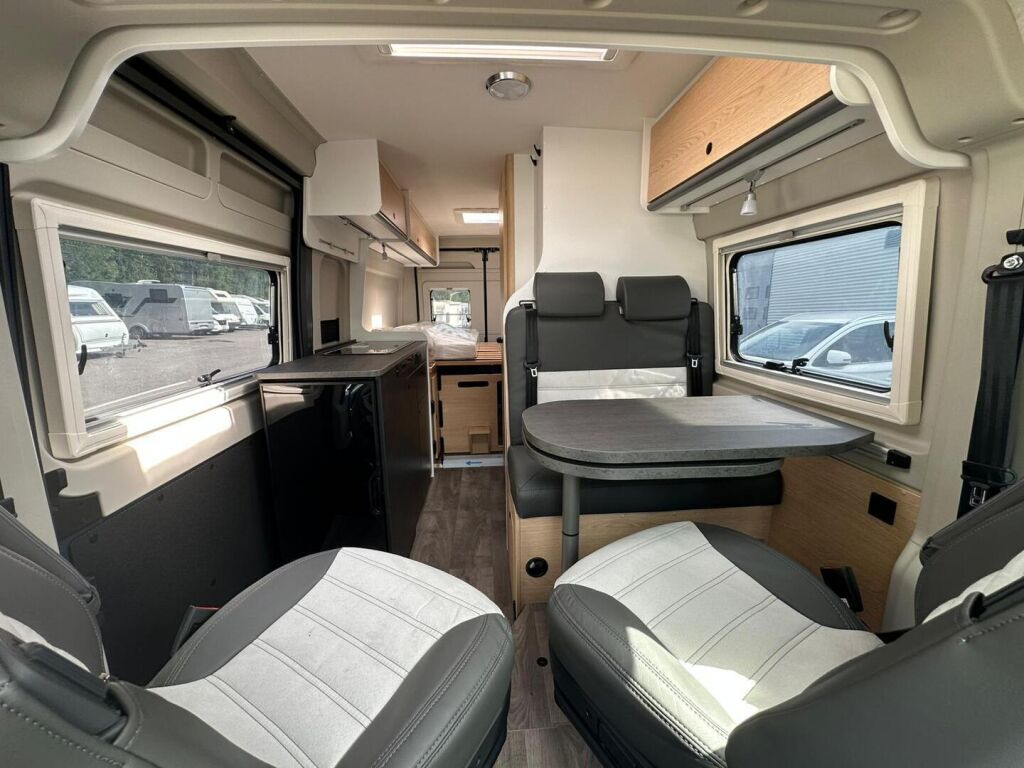 Sunlight ADVENTURE CLIFF VAN 640 EDITION BLUE 2025 6