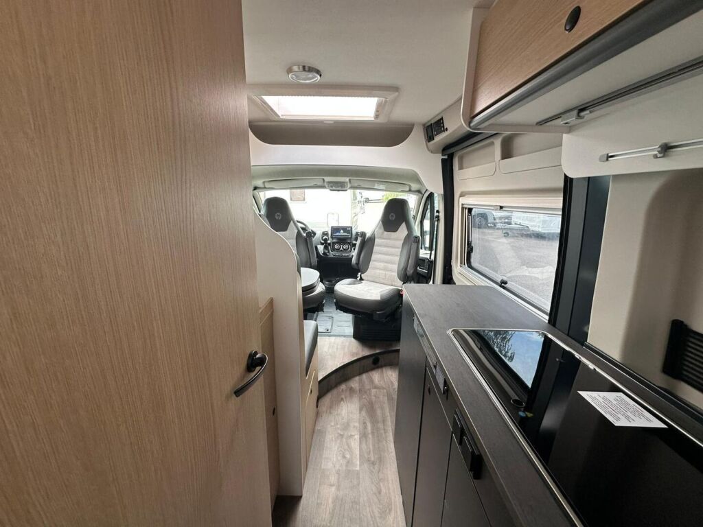 Sunlight ADVENTURE CLIFF VAN 640 EDITION BLUE 2025 6