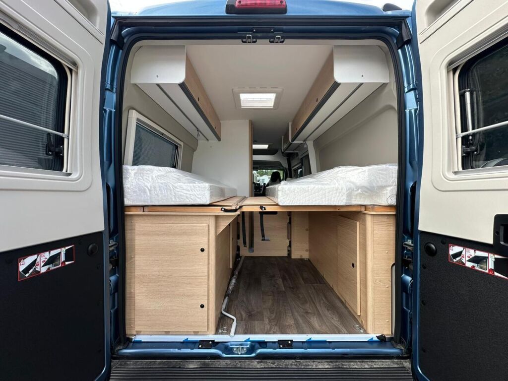 Sunlight ADVENTURE CLIFF VAN 640 EDITION BLUE 2025 6