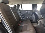 Volvo V60 2022 Musta