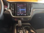 Volvo V60 2022 Musta