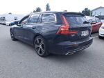 Volvo V60 2022 Musta