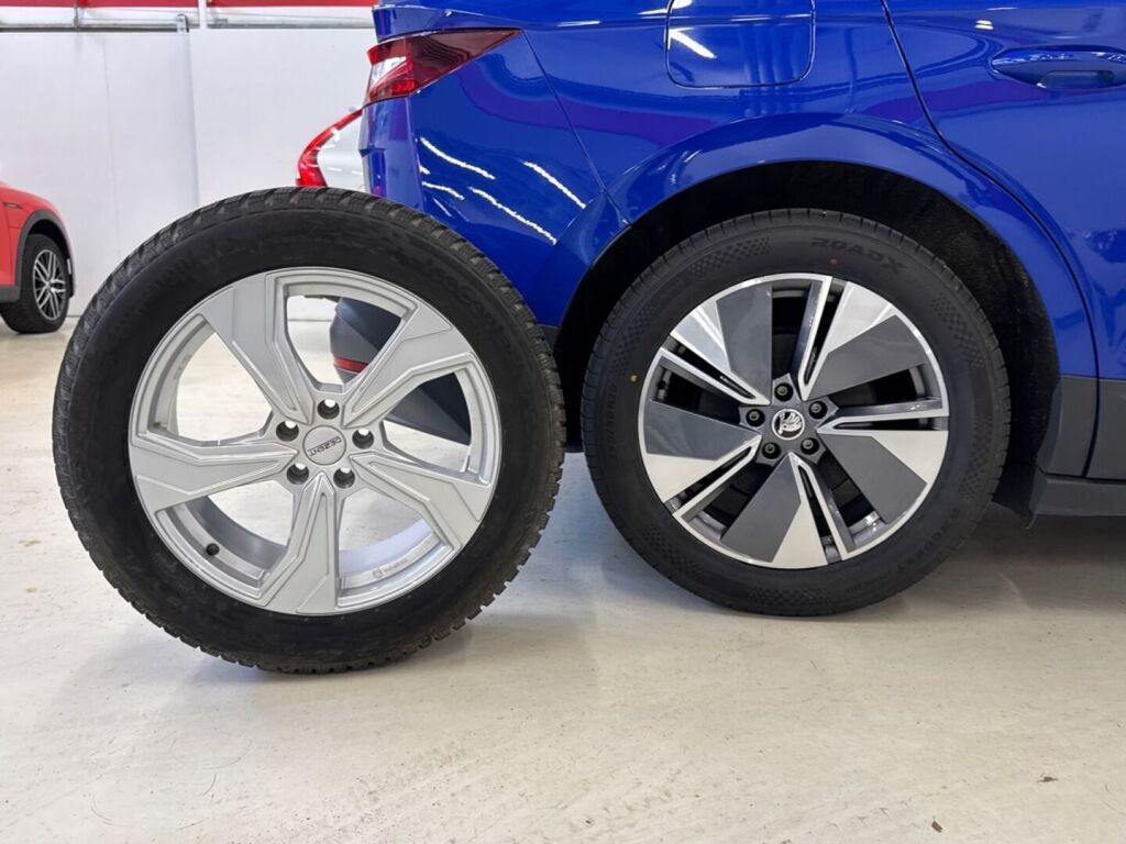 Skoda Enyaq 2022 Sininen