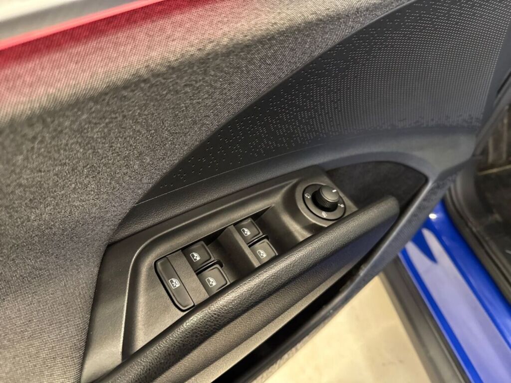 Skoda Enyaq 2022 Sininen