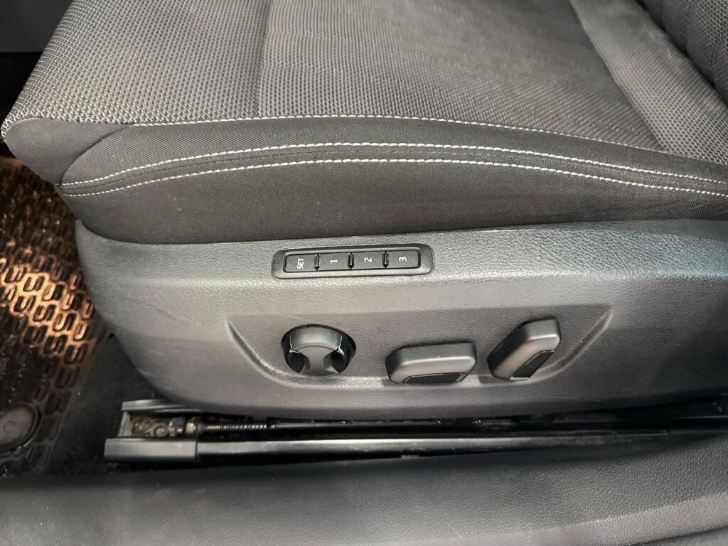 Skoda Superb 2020 Valkoinen