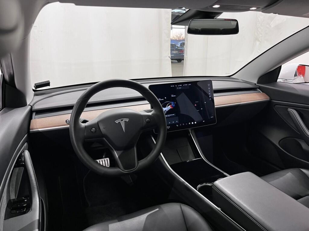 Tesla Model 3 2020 Valkoinen
