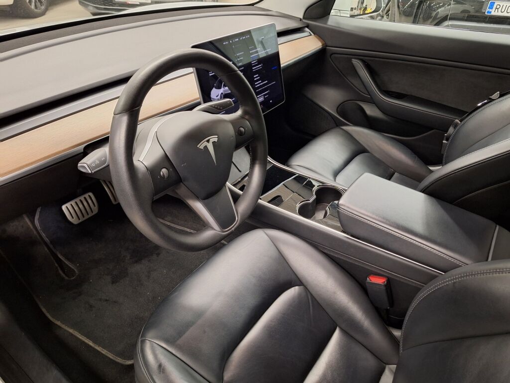 Tesla Model 3 2020 Valkoinen