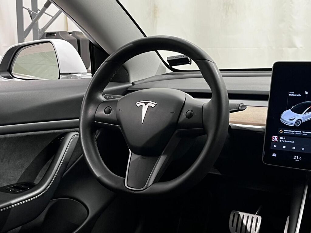 Tesla Model 3 2020 Valkoinen