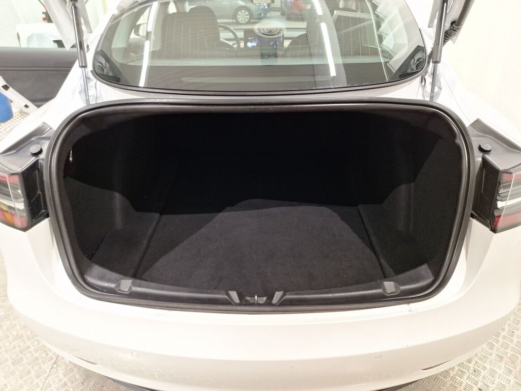 Tesla Model 3 2020 Valkoinen