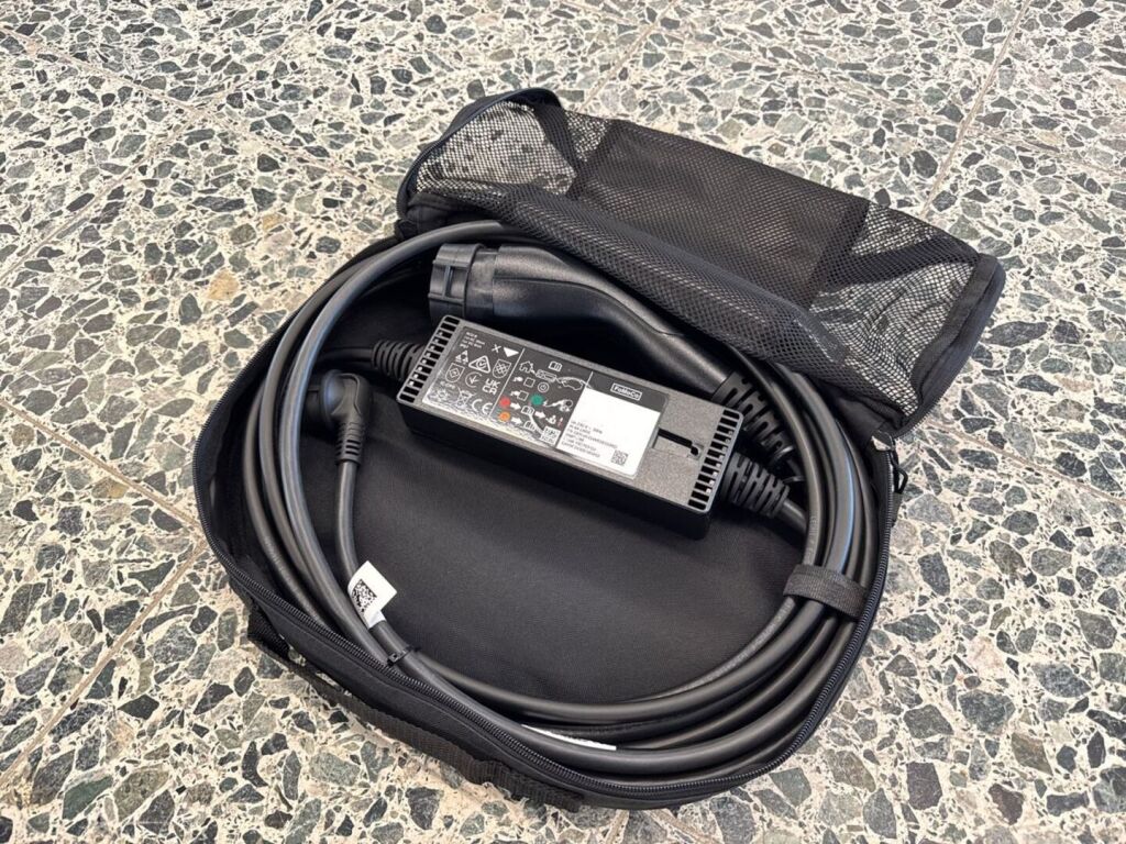 Ford Ranger 2025 Blue Lightning