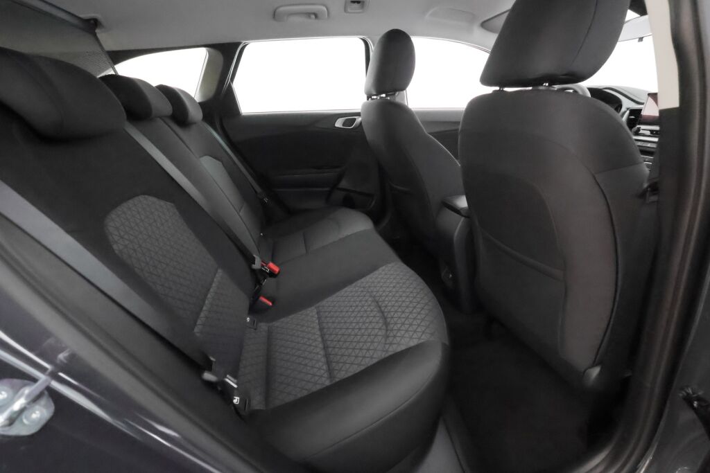 Kia Ceed 2025 Harmaa