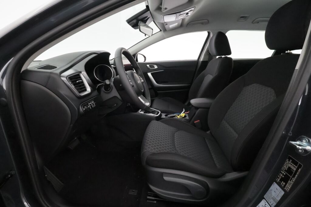 Kia Ceed 2025 Harmaa