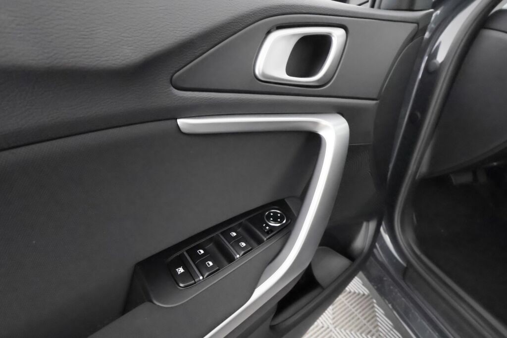 Kia Ceed 2025 Harmaa