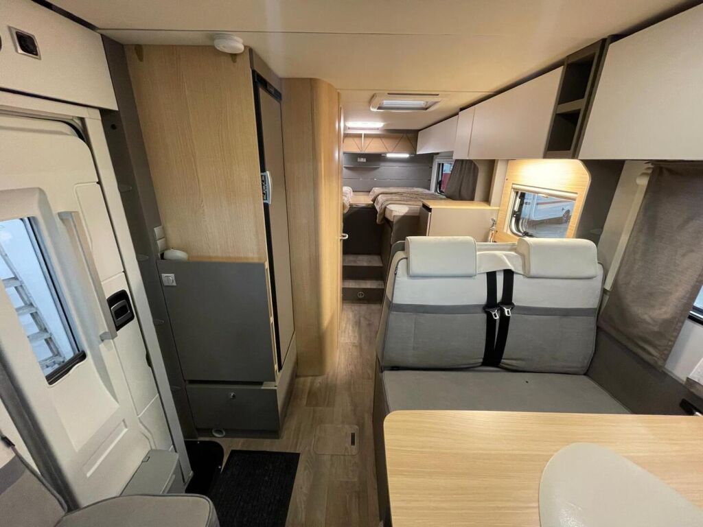 LMC Tourer Lift H 660 2024 Valkoinen