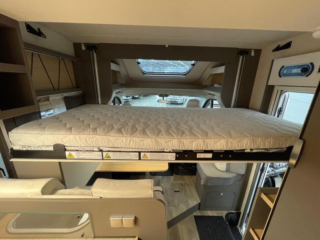 LMC Tourer Lift H 660 2024 Valkoinen