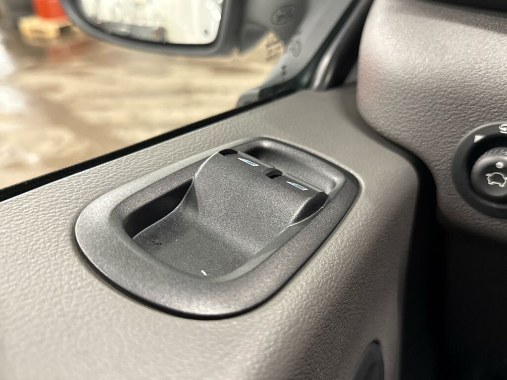 Ford Transit 2025 Frozen White