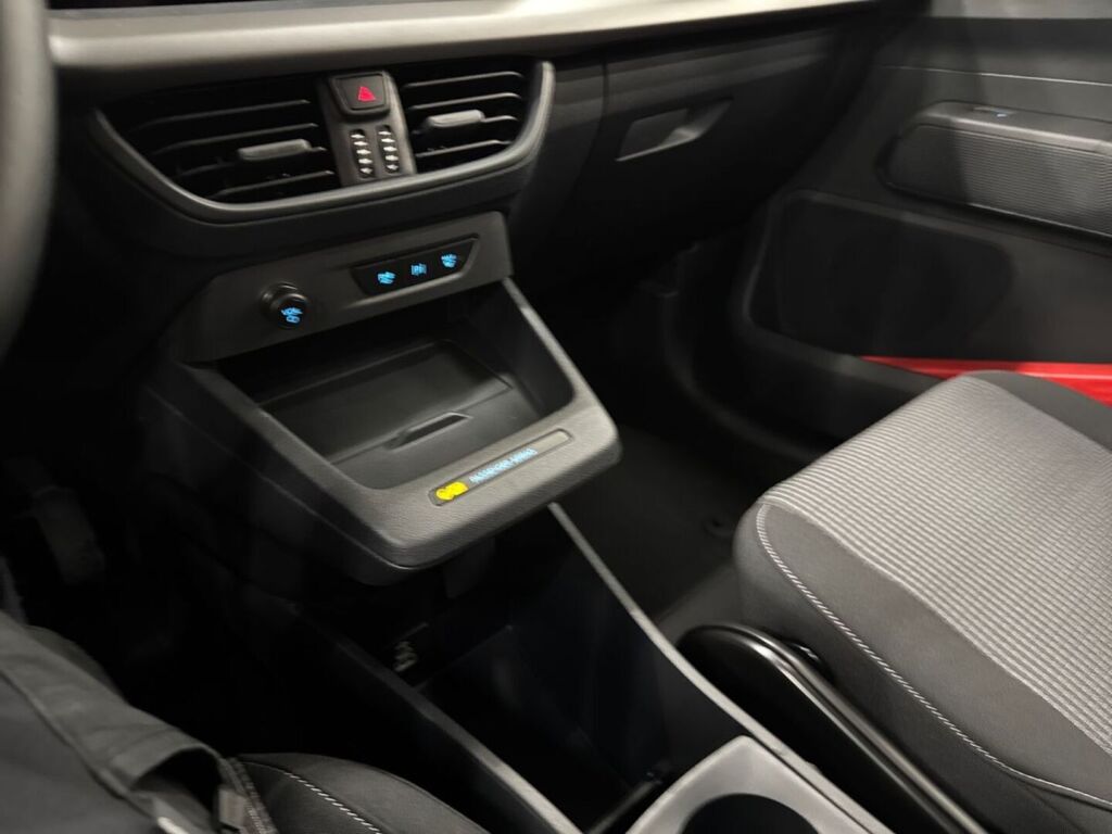 Ford Transit Courier 2026 Valkoinen
