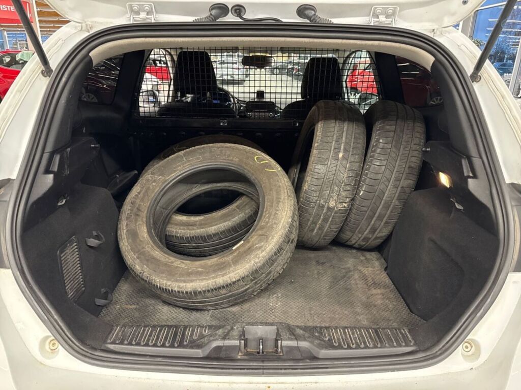 Ford Fiesta Van 2019 Valkoinen