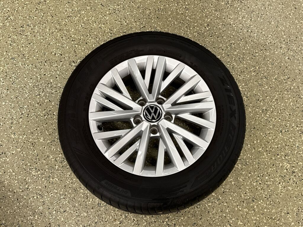 Volkswagen T-Roc 2022 Musta