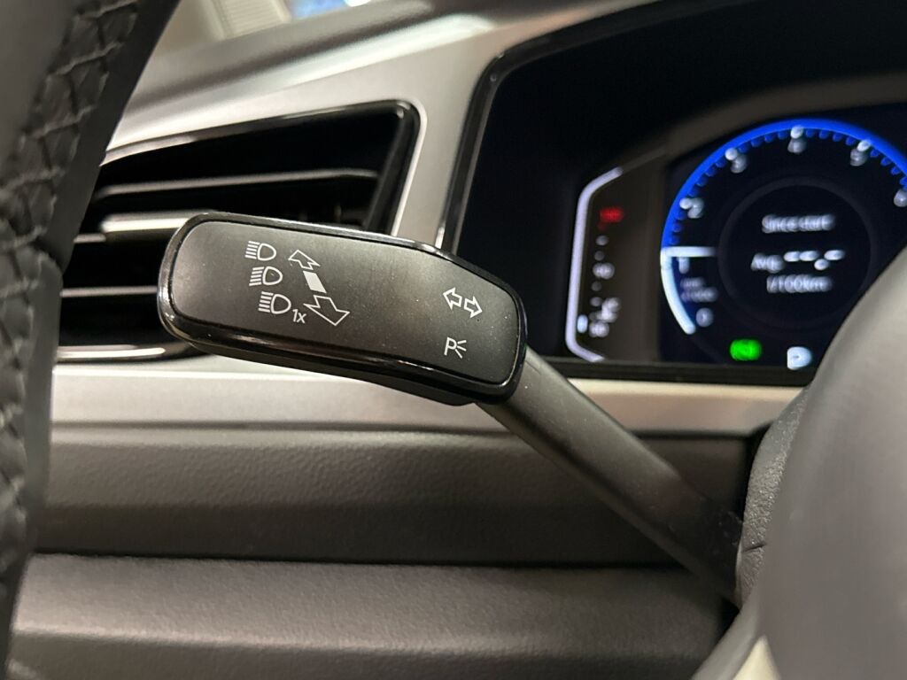 Volkswagen T-Roc 2022 Musta