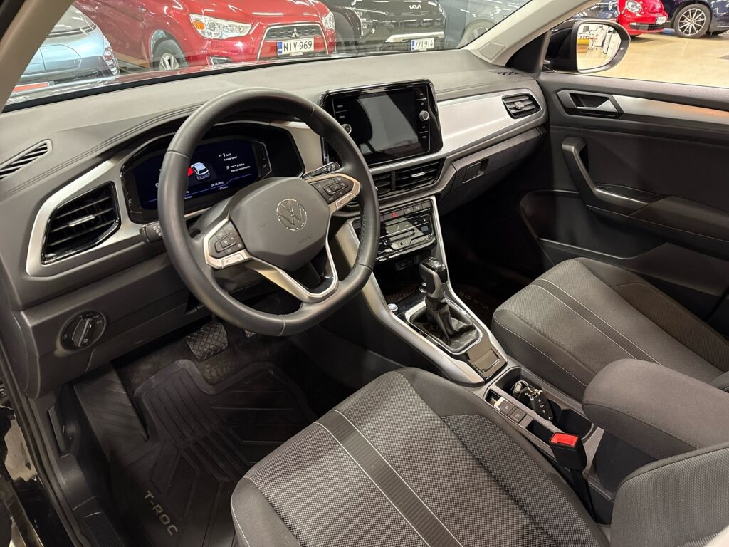 Volkswagen T-Roc 2022 Musta