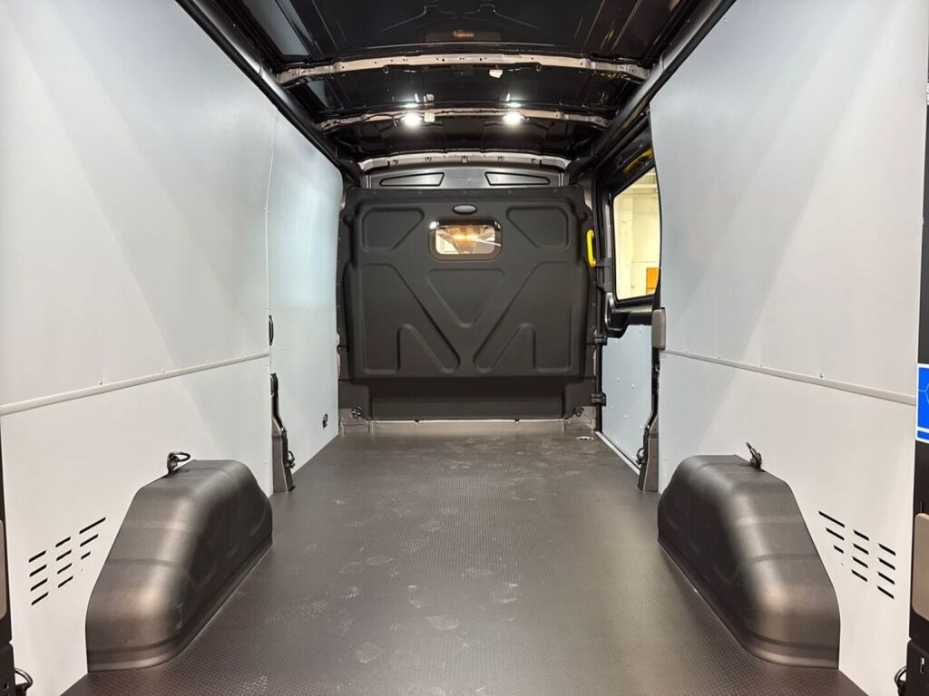 Ford Transit 2026 Magnetic