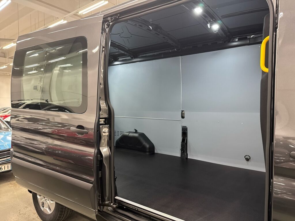 Ford Transit 2025 Harmaa
