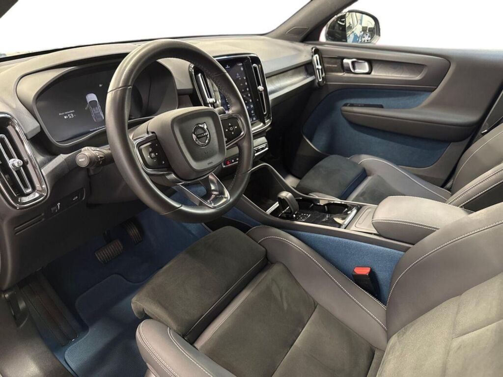 Volvo C40 2022 Sininen