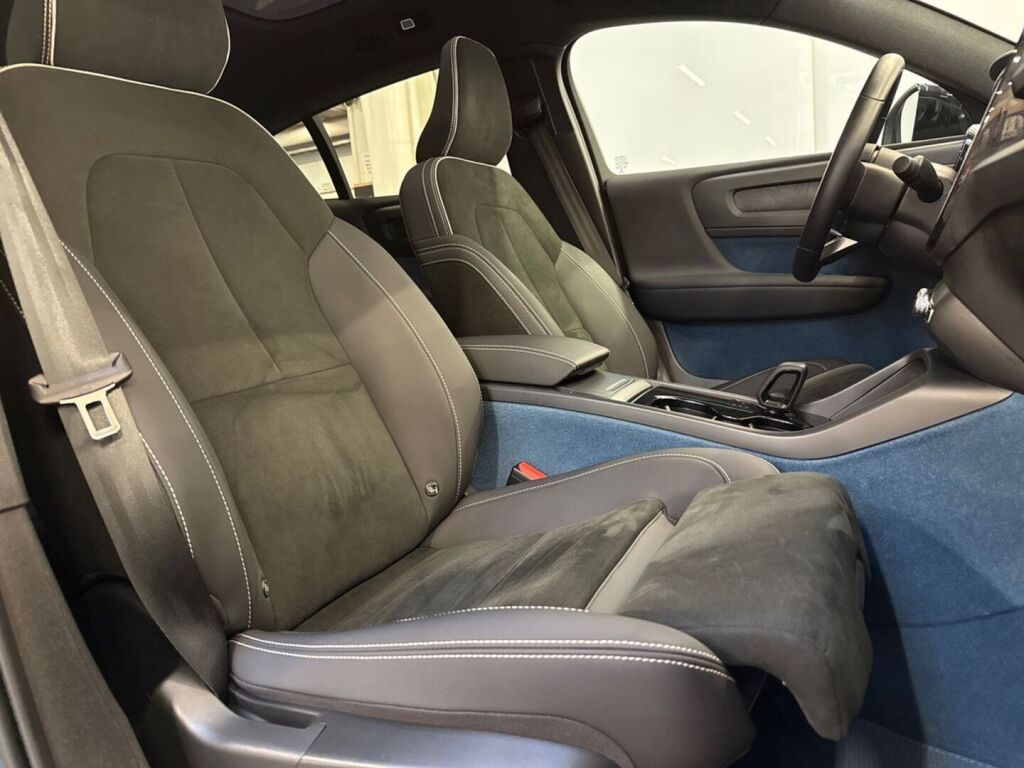 Volvo C40 2022 Sininen