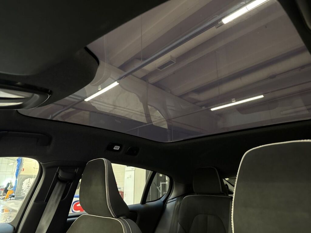 Volvo C40 2022 Sininen