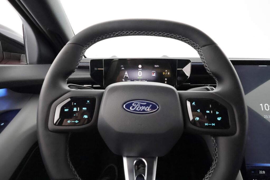 Ford Capri 2025 Punainen