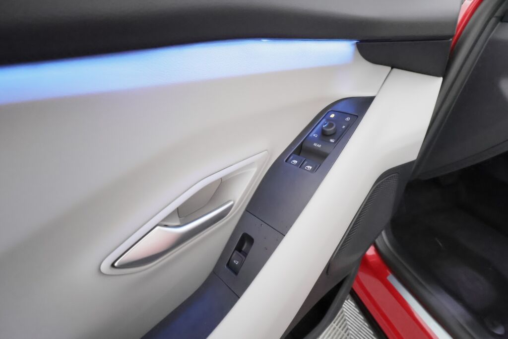 Ford Capri 2025 Punainen