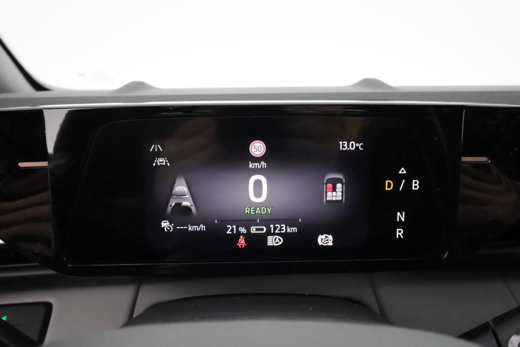 Ford Capri 2025 Punainen