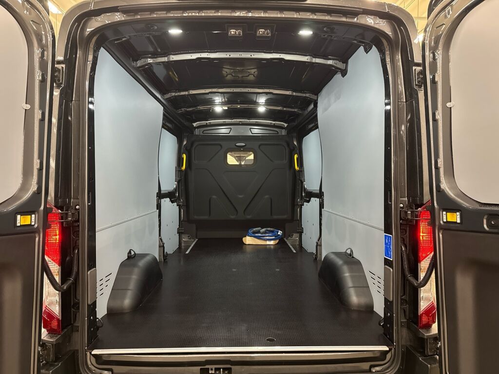 Ford Transit 2025 Harmaa