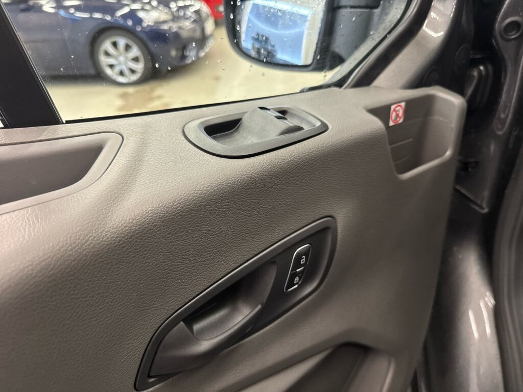 Ford Transit 2025 Harmaa