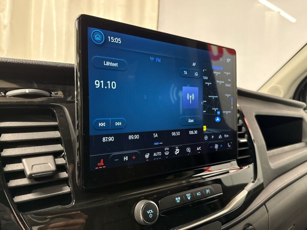 Ford Transit 2025 Musta