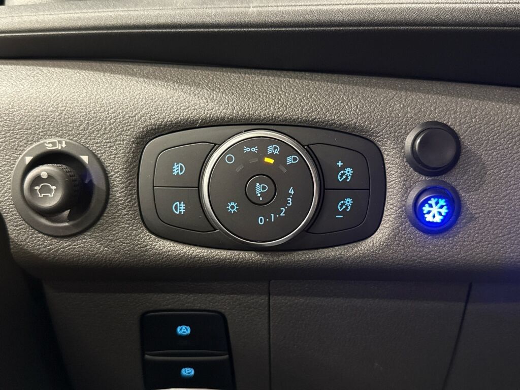 Ford Transit 2026 Musta