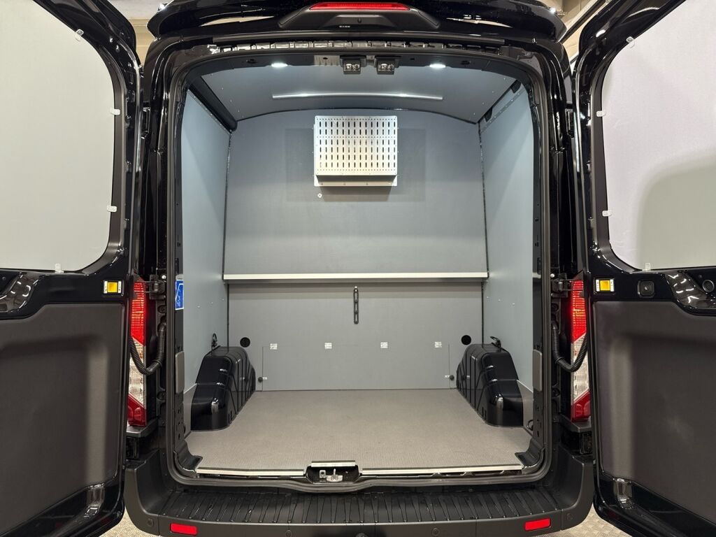 Ford Transit 2026 Musta