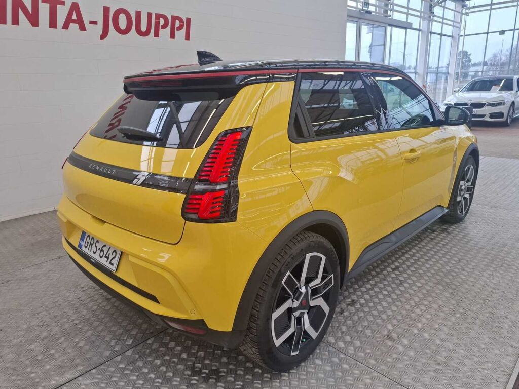 Renault 5 2025 Keltainen