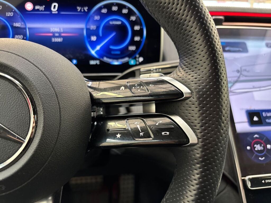 Mercedes-Benz EQE 2023 Metalli musta(Obsidianmusta)