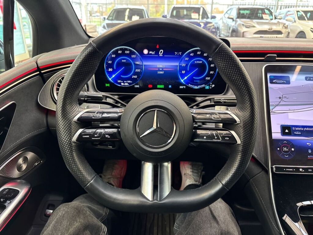 Mercedes-Benz EQE 2023 Metalli musta(Obsidianmusta)