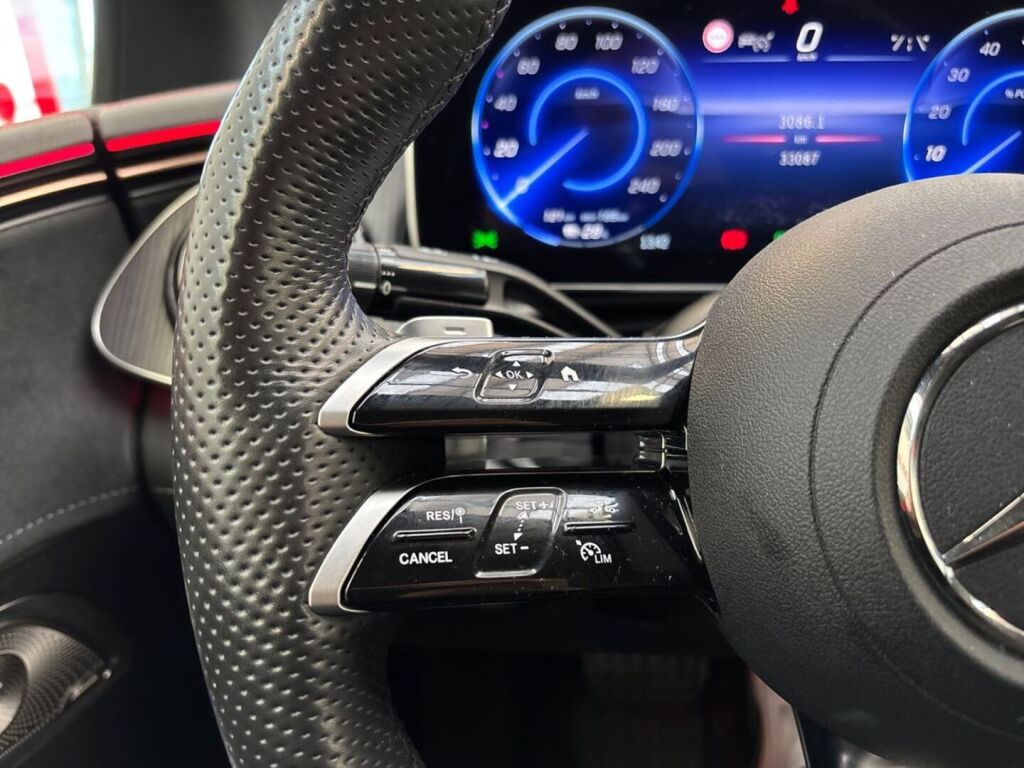 Mercedes-Benz EQE 2023 Metalli musta(Obsidianmusta)
