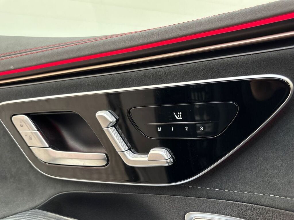 Mercedes-Benz EQE 2023 Metalli musta(Obsidianmusta)
