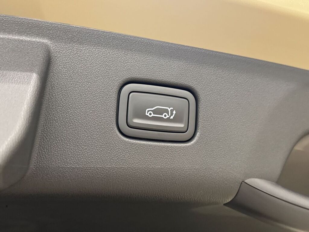 Kia Seltos 2027 Ruskea (beige)