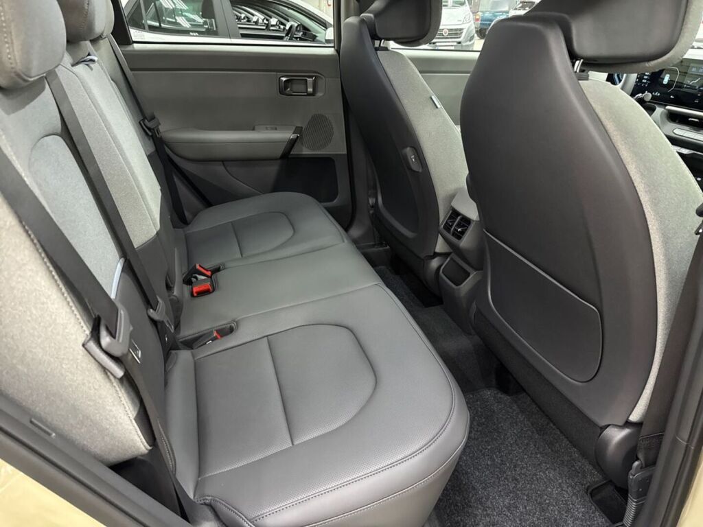 Kia Seltos 2027 Ruskea (beige)