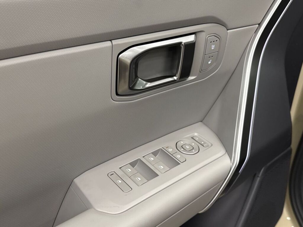 Kia Seltos 2027 Ruskea (beige)
